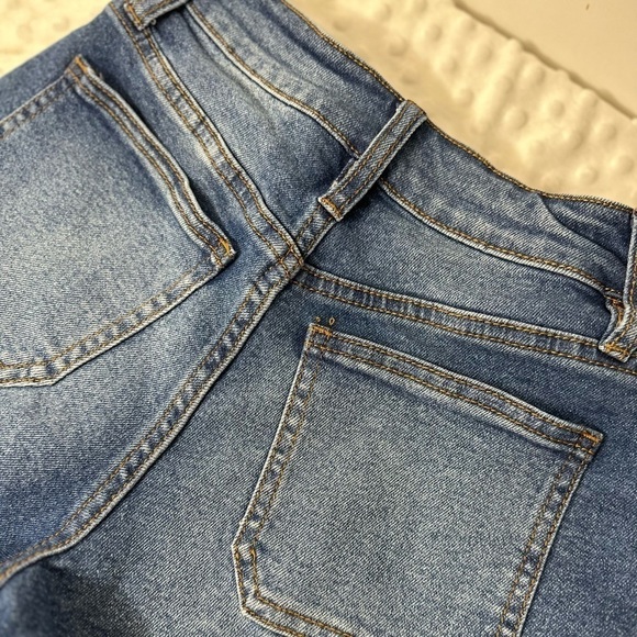 Ymi 𝅺ymi solid HighWaisted Denim Shorts with a distressed hem! - Picture 8 of 8